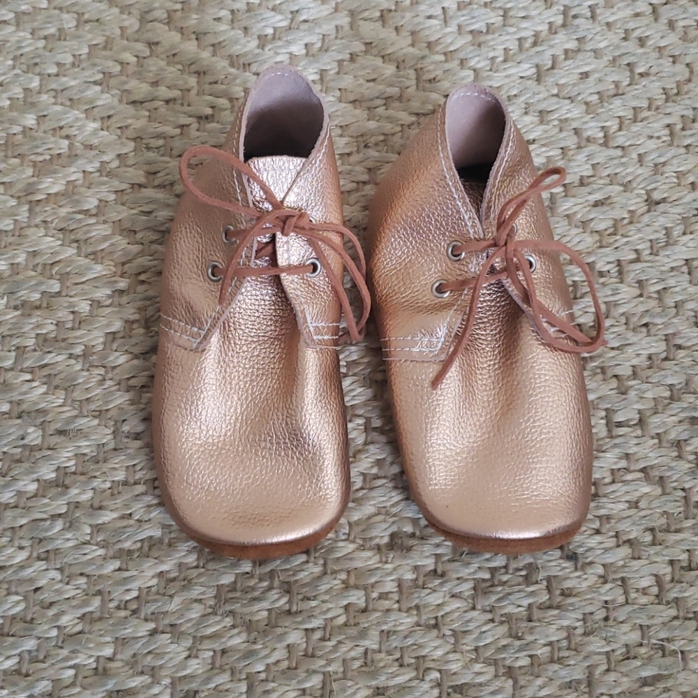 New Mon Petit peach mettalic moccasins size 8